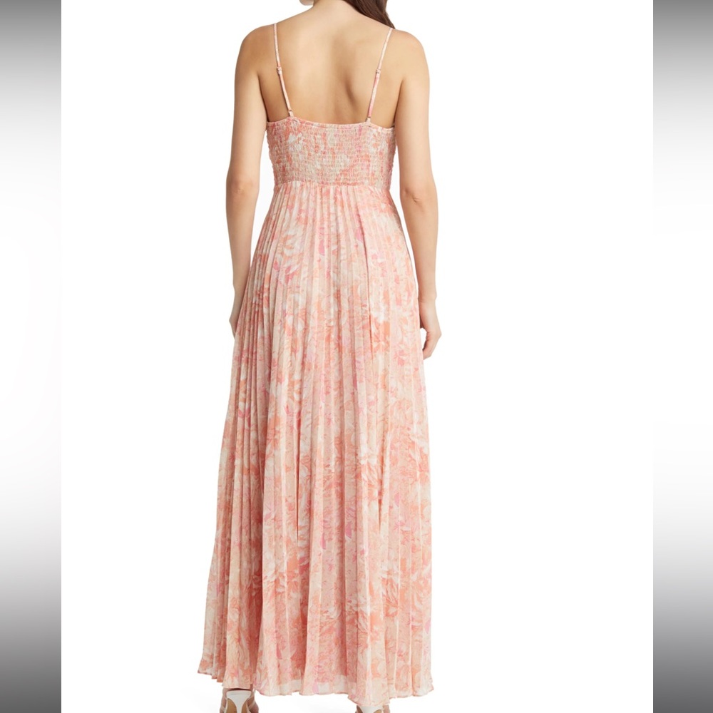 Chelsea28 Floral Print Pleated Dress in Pink‎ Floral - Picture 2 of 9